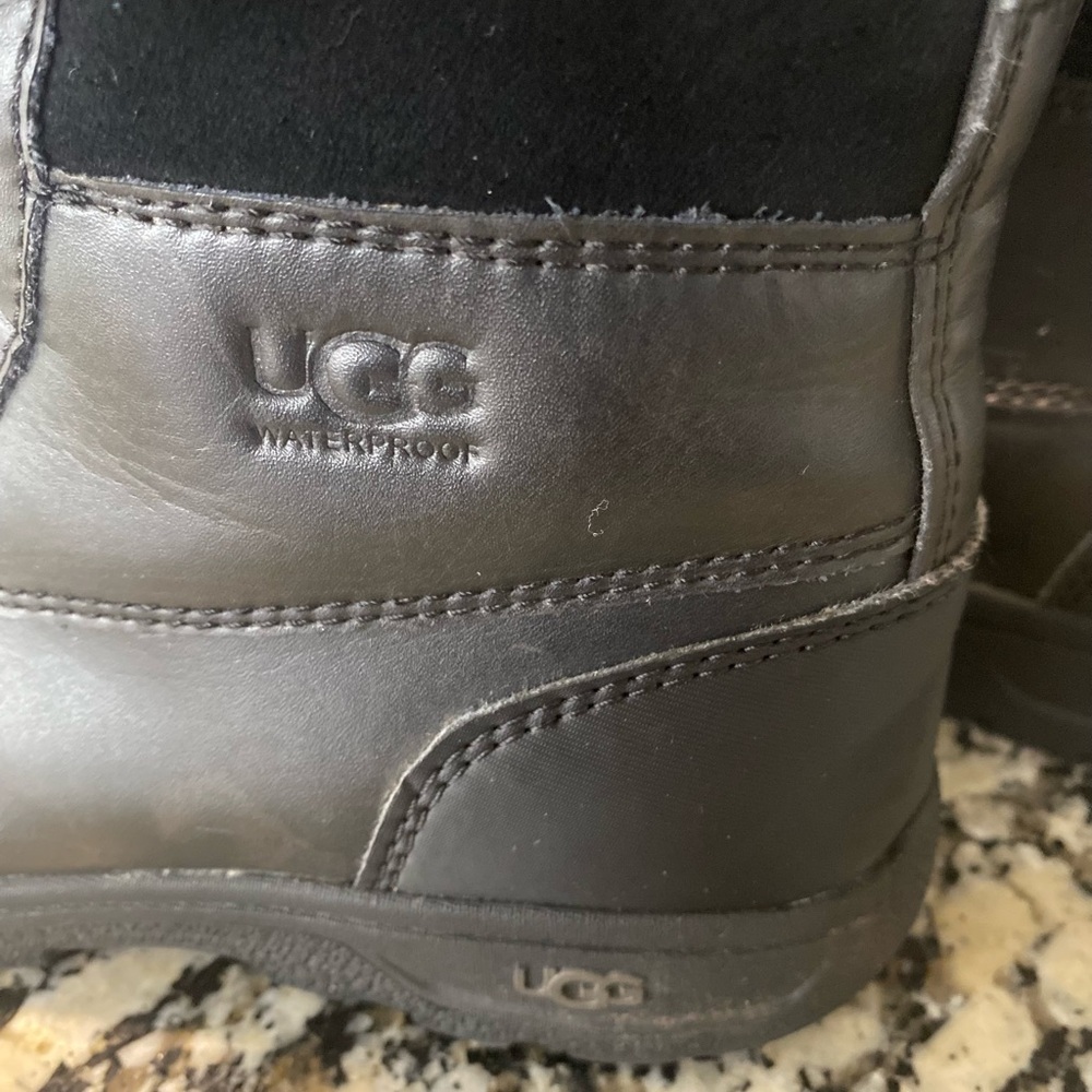 UGG® Butte II CWR Boot - Little Kid / Big Kid - Black - Picture 14 of 16